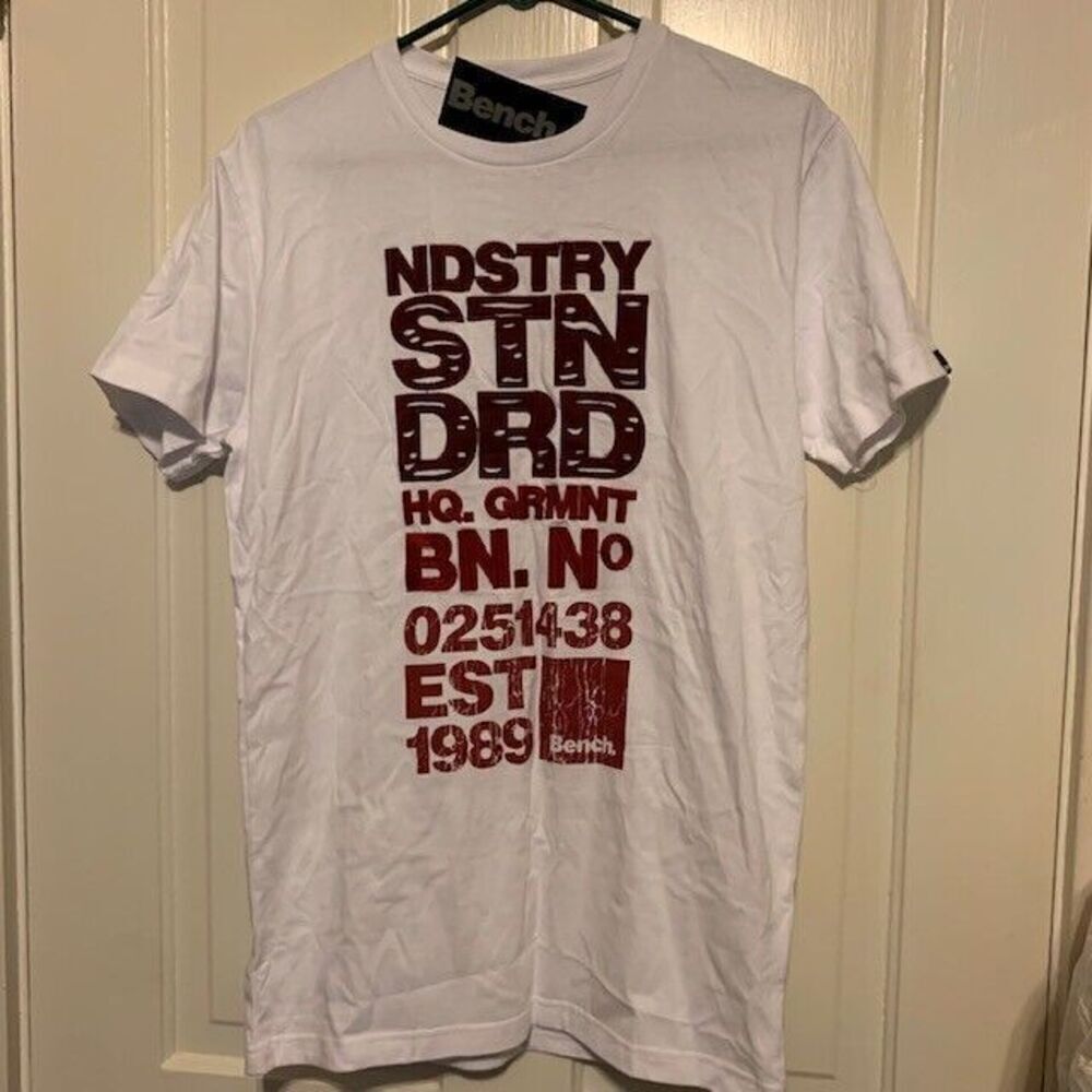 BENCH NDSTRY STNDRD SIZE LARGE T-SHIRT NWT *Read*